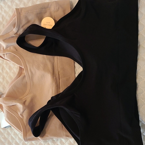 Bras New size 40 removable pads - Picture 4 of 5